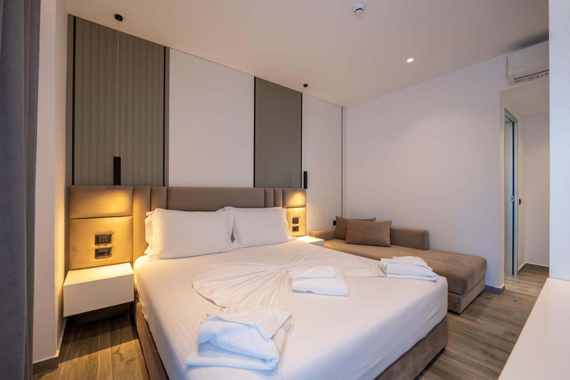 Admiro Hotel 4*